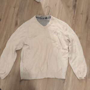 Izod Men's Beige V-Neck Sweater